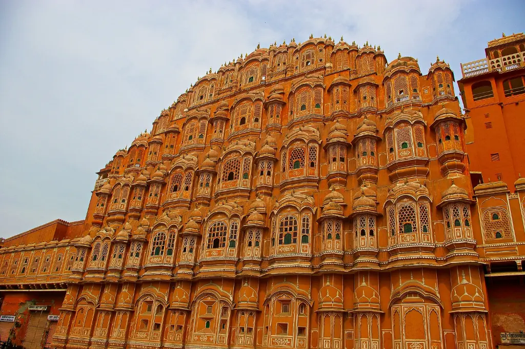 The Palace of the Winds Le Palais des vents