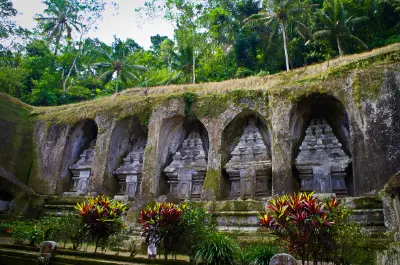 Les Tombeaux Royaux de Gunung Kawi