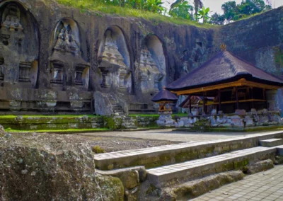 Les Tombeaux royaux de Gunung Kawi