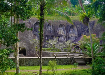Les Tombeaux royaux de Gunung Kawi