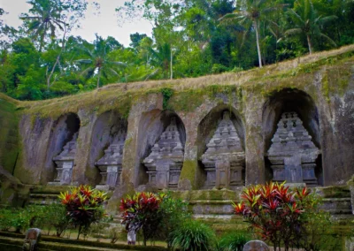 Les Tombeaux royaux de Gunung Kawi