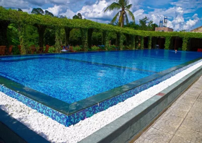 Piscine du Mekong lodge